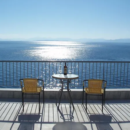 Cokkinis Hotel