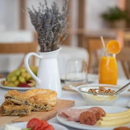 Cokkinis Hotel