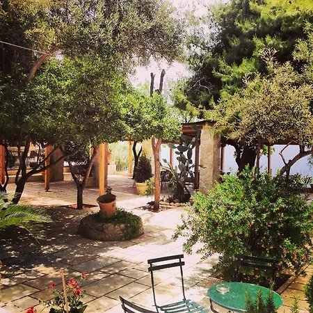 Cokkinis 3* Mégara