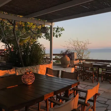 Cokkinis 3* Mégara